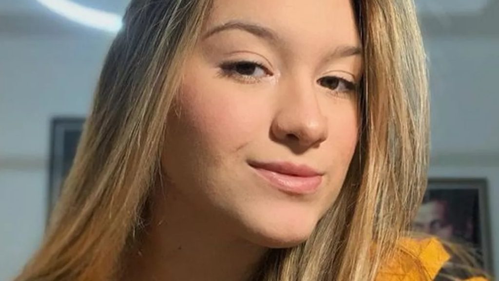 Poderosa aos 21: Filha de Gugu ostenta com novo carrão de luxo