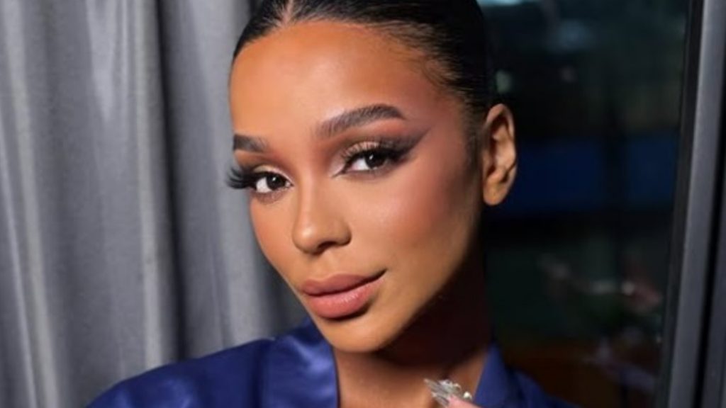 Grávida e glamourosa: Ludmilla desfila e revela nome da criança!