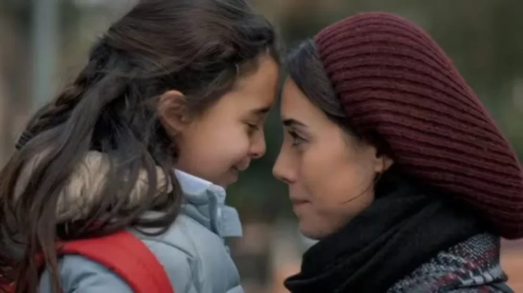 Zeynep e Melek em Mãe. (Foto: reprodução/Record)