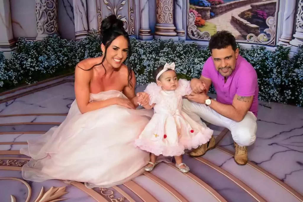 Zezé Di Camargo comemora 1 ano da filha após briga com SBT