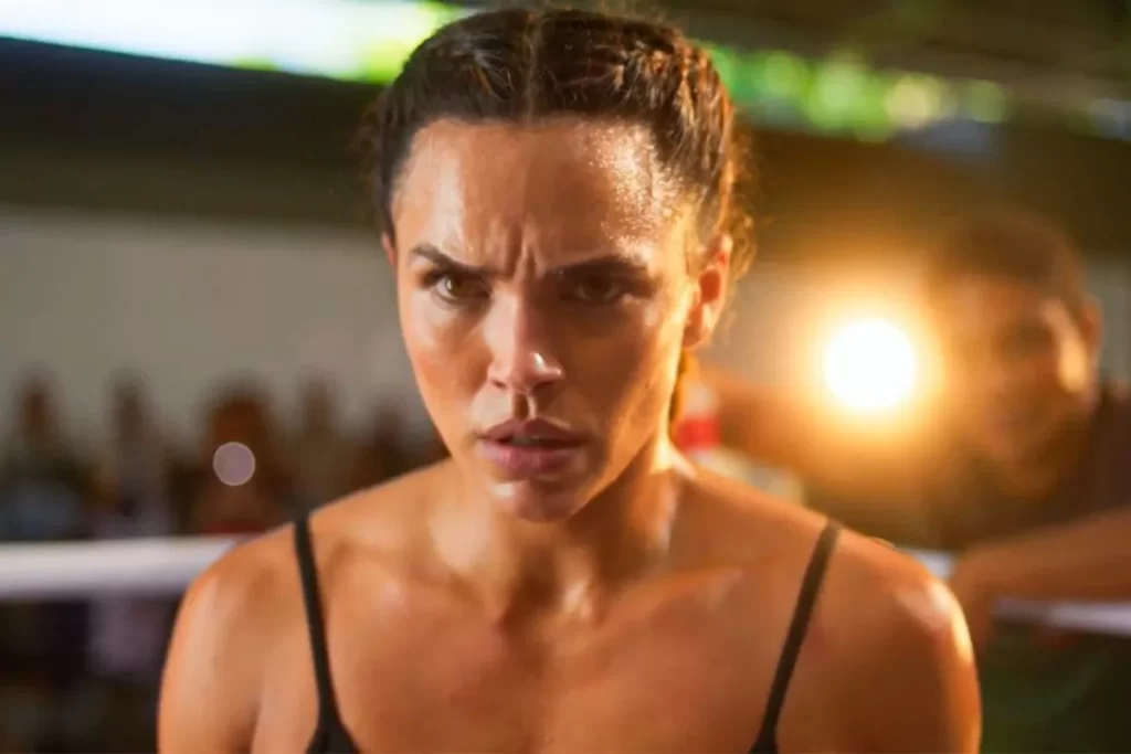 Dona de Mim: Bárbara vence luta de kickboxing e sai algemada