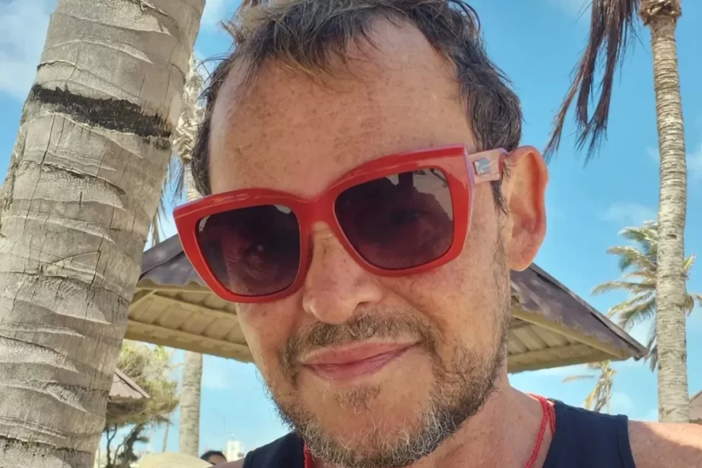 Matheus Nachtergaele posa nu e agita a web aos 58 anos – OFuxico