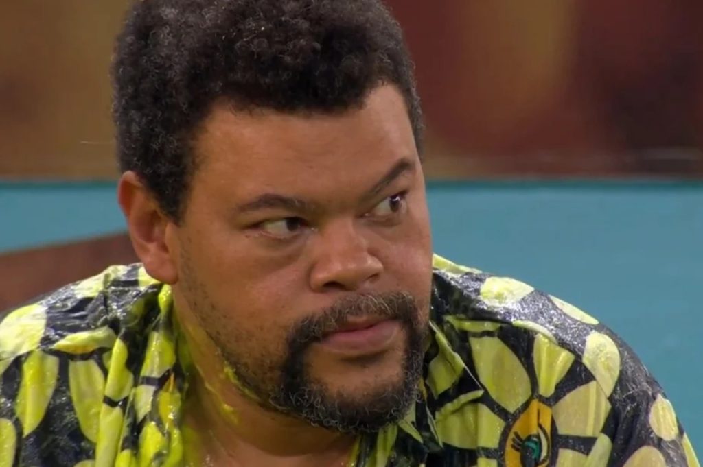 Babu Santana posa com cachorro de estimação e comenta pós BBB: ‘Caos’ – OFuxico